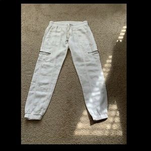 Athlete white linen jogger